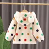 Manteau en duvet Han Edition Girls Web Celebrity Enfants Vêtements rembourrés de coton Couleur Dot Maomao À capuche Femmes Trésor des hivers d'automne 2024