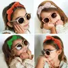 헤어 액세서리 2pcs/set children 사랑스러운 부드러운 색상 bowknot 넓은 헤어 밴드 아기 여자 Checkerboard 선글라스 세트 아이