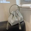 Bolsos para el hombro de mujeres de fábrica al por mayor Bolsa de cubo de borla dulce y encantadora de color sólido de cuero sólido Teléfono móvil Purse Street Tending Bags