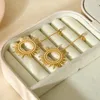 Orecchini a bottone Elegante acciaio inossidabile placcato oro 16k Sole ciondola texture goccia impermeabile per regalo di donne e ragazze