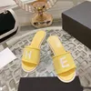 Pantoufles de créateurs Chaussures Femme Lettre - Chaussures Chic et Personnalisées pour un Style Quotidien