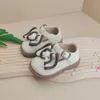 İlk Walkers Markalı Düz ​​Topuk Ayakkabıları Büyük Kelebek Düğüm Deri Mikrofiber Elbise Ayakkabıları ile Performans Toddler Açık Mekan Yürüteçleri 240315