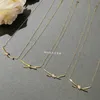 Designer V Gold High Edition Twisted Necklace Womens 18K Rose Plating New Advanced Fashion Bow Pendant Clavicle Chain