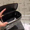Womens Designer Lambskin Suitcase Cosmetic Case Box Påsar med topphandtag Totes Lipstick Makeup Purse Gold Metal Hardware Matelasse Chain Crossbody Handbags 20cm