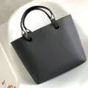 Borsa di design di lusso di grande capacità borsa casual da donna borsa tote in pelle di vitello lavorata a mano borsa da lavoro per spostamenti quotidiani modello Lychee .c67