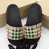 Sandales de créateur Été Femmes Burbrery Sandales Designer Rétro Plaid Pantoufles Mode Luxe Sandales Fond Plat Antidérapant Plage Sandale Pantoufles Chambre Chaussures 35-45