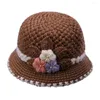 Bérets femmes confortables chapeau élégant femmes tricotées chapeaux de laine avec décor de fleurs automne hiver dôme haut pêcheur pour la mode