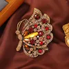 Broches Rétro strass coloré insecte aile broche pour vêtements pour femmes médiéval luxe cristal brillant pierre creux papillon broche