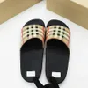 Designer Sandalen Zomer Damessandalen Designer Retro Geruite Slippers Mode Luxe Sandalen Platte Bodem Antislip Strand Sandaal Vakantie Slippers Kamer Schoenen 43569