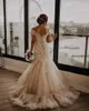 Elegant Off Shoulder Mermaid -jurken Appliques Ivory Lace Beige Tule Bridal Wedding Jurys Plus Size Bruid Dress Vestido de Noiva 0431