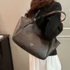 Fabrika toptan klasik moda el tipi çanta çantası kadın omuz büyük kapasite işe gidip gelmek anne çok yönlü balık ağız
