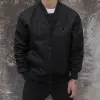 Mężczyzn Klasyczna kreska na swobodną markę Koszulka podwójnie tkana Materiał Bomber Jackets Dekoracja kieszeni Azjatycka rozmiar V-dępe trzy kolorowy płaszcz