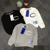 Felpe con cappuccio Felpe Lettera ricamata Felpa con cappuccio per bambini Stilista 100% cotone Abbigliamento per ragazzo Giacca casual in lana Cerchio Bambino Bambini C Otli1