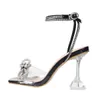 Sandaler Bow Knot Rhinestone High Heeled Sandals för kvinnors överdimensionerade fyrkantiga modesandaler Sandaler och tofflor klackar J240315