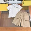 ファッションボーイズデシンジャーの服セットキッズレターエンチリー半袖ポロシャツハーフショートパンツ2pcs 2024夏の子供カジュアルスポーツ衣装S1202