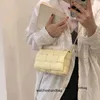 デザイナーBotegs v Luxury Handbag Woven Pillowバッグセレブリティ同じスタイル夏のファッショナブルなスタイル女性用途ワンショルダークロスボディスモールスクエアバッグ