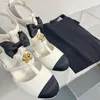 24ss bayan sandalet tıknaz topuk sandal kamelya ayakkabı torbası ayak sandalet strappy sandal camellia donanım sandal yay ayarlanabilir ayak bileği tokası düğün ayakkabıları