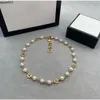 Collier de fleurs Chic pour femmes, bijoux de créateur, chaîne dorée pour lettres de luxe, bijoux de fête avec perles