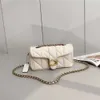 Fabrieksgroothandel 2024 Vroege lente nieuwe kleine geur gewatteerde tabby 20 ketting wijngod tas enkele schouder crossbody vierkante flip