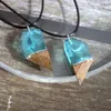 Meetvii, 2 unidades, collares de resina de madera para parejas, joyería hecha a mano con epoxi ecológico, mundo mágico secreto, paisaje diminuto 240311