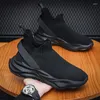 Casual Buty Summer Sports Sports Męs 2024 Oddychane dzianinowe skarpetki dla męskich mody Mode Street's