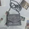 Topp axelväskor väska kvinnor designer handväskor tote kedja super flash full diamant liten fyrkantig crossbody celebrity middag 240311