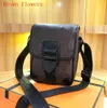 2023 Bolso de noche de calidad superior Carteras de cuerpo cruzado Patchwork de cuero Nuevos hombres Bolsos de hombro Bolsos de hombro Bolsos de diseñador Cartera de moda Bolsa de teléfono