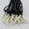 Hänge halsband parti 12st imitation yak ben varg tand halsband akryl elefant tänder amulet män kvinnors smycken mn580