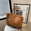 デザイナーBotegs v Luxury Handbag早春織り女性のバッグマザートートワンショルダーハンドバッグ2ピースショッピングバッグ大容量凹面形状バッグ