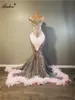 Vintage-Spitze-Damen-Meerjungfrau-lange Blumenkleider, Illusions-Schatz-Luxus-Perlen-Rhinekristall-Paspelierung, Sweep-Zug, Meerjungfrau-Damen-Abschlussball-Party-Kleider
