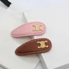 2024 Våren lyxiga CE -märkesbokstäver Designer Hårklipp Pinnar Barrettes Girls Personlighet 18K Guld Vintage Love Brown Pink äkta läder hårklipp hårnålar