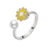 Roterend ontwerp Sense Little Daisy Pearl Ring Creative Oil Dropping Sieraden Vrouwelijk