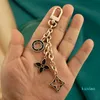 مصمم سلسلة مفاتيح Twiggy Chain Gold Letters Fashion Womens Bag Bag Charm الفاخرة Keyring Alloy Classic Keychain Rings