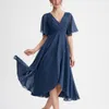 Kurze blaue Vintage-Kleider für die Brautmutter mit V-Ausschnitt, A-Linie, Chiffon, plissiert, asymmetrische Länge, Kleid für die Mutter des Bräutigams, Patenkleid für Frauen