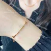 2024Bracelets à breloques Desginer Tin Luxury Tifco Version corps nu minimaliste et exquise Bracelet essentiel avec visage souriant pour les créateurs de tendances t Home