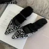 Geklede schoenen Aneikeh dames zijden bling bont decoratieve lage hak enkele schoen 2024 zomer elegante sexy puntige open bruiloft pompen