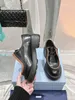 Designer Monolith Borsted Leather Lace-Up Shoes 6cm Heel Women Formell skor Läder LACE-UP Tjockklackade loafers Svart borstat vitt patentläderstorlek 35-46