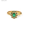 Bagues de cluster Émeraude Haut de gamme Zircon Incrusté Design de mode Vert Blanc Couleur Bague pour femmes Classique Populaire Vente Chaude L240315