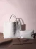 デザイナーBotegs v Luxury Handbag Hand Woven Tote Tote Letter Bagソフトレザーオープンライトハイレベルの3次元の怠zyな風