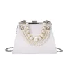 Chic axelväskor Kvinnor Designer Bag Trendy Pearl Handväskor Tot Chain Dress Evening Bag 240311