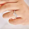 Bröllopsringar Europeiska och amerikanska stil avancerade smycken Kvinnor Set White Cubic Zirconia Imitation Pearl Silver Royal Crown Ring Q240315