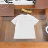 Populära pojkar t-shirt dollbjörn mönster barn t-shirt storlek 100-150 cm designer baby kläder sommar flickor kort ärm tees 24mar