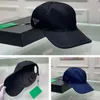 Ontwerpers Correcte versie P pet luxe hoed topniveau Fashion Letters Baseball Cap Klassiek Veelzijdig Dames Heren Eenvoudig en cas282E