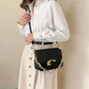 24 C 가족 여성 핸드백 작은 정사각형 스타일 우체수 1 숄더백 크로스 바디 오르간 트렌디 한 겨드랑이 가방