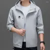 Vestes pour hommes Hommes élégants Gris Armée Vert Noir Veste Printemps Automne Manteau à capuche Mâle Casual Confortable Vêtements d'extérieur Boylish Vêtements minimalistes 2024