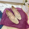 2024 Buty dla kobiet luksusowe aksamitne baletowe buty kobiety kwadratowe palce płaskie Mary Janes Ladies Fashion Bluckle Pasek Płytkie mokasyny 240311