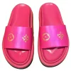 2024Designers Pool Pillow Mules Sandálias femininas Sunset Flat Comfort Mules acolchoadas com alça frontal Chinelos elegantes e fáceis de usar estilo 36-45 com original