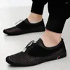 Casual Shoes Męskie Koronki 2024 Koronkowe wulkanize jesień solidne tkaniny siatkowe na niskim obcasie oddychające trampki oddychające