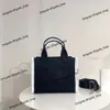 Borsa di lusso da donna borsa firmata moda Nuova borsa di tela da lettera casual Borsa a tracolla portatile colorata Borsa versatile per lo shopping di grande capacità