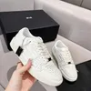 Diseñador de zapatos deportivos de lujo zapatos de tenis Skeleton Ami zapatos planos zapatos casuales de viaje retro zapatillas de cuero en blanco y negro para hombre zapatos casuales para mujer